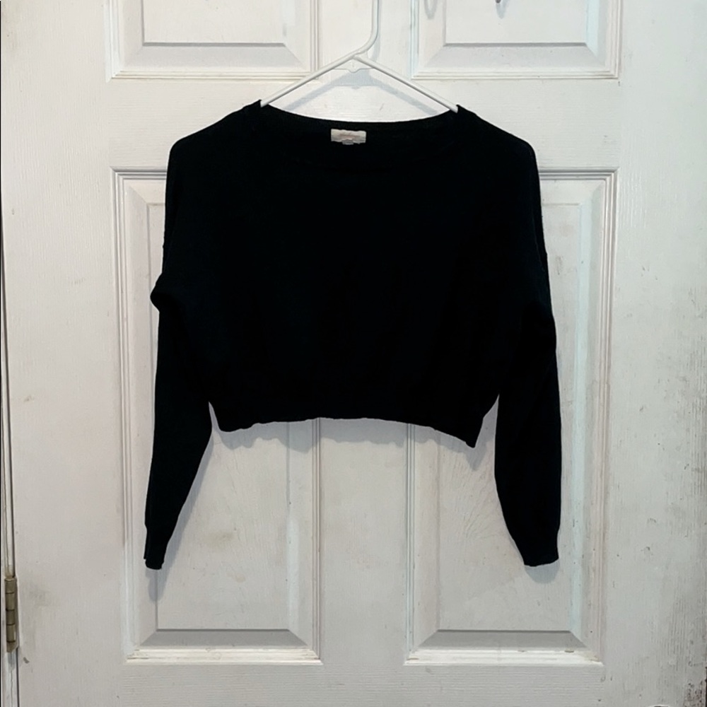Black crop top - Picture 2 of 3